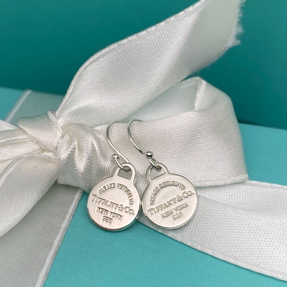 Tiffany & Co mini round tag earrings Return to Tiffany - Picture 4 of 4